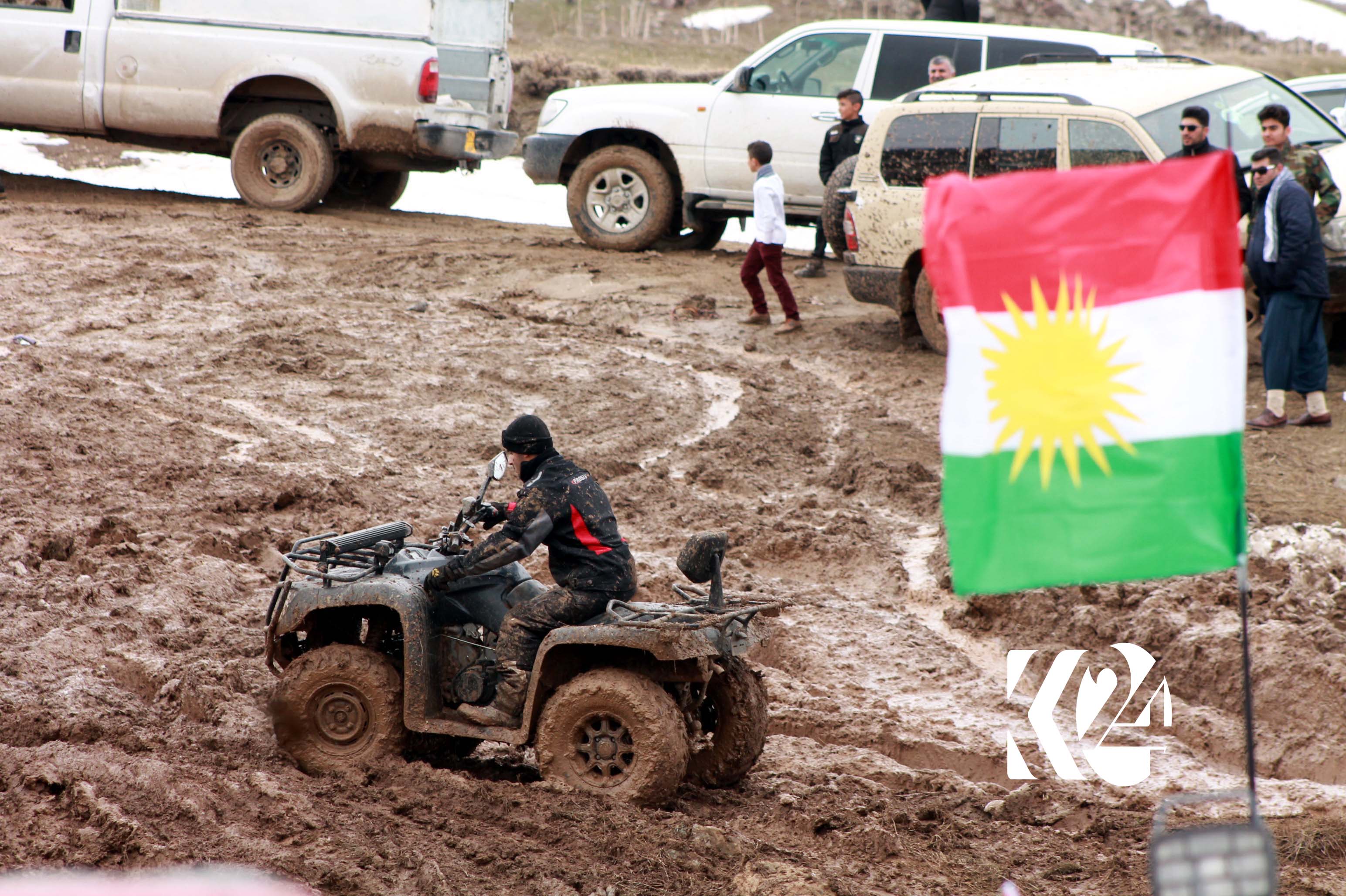 بە وێنە.. فێستیڤاڵی بەفر لە حاجی ئۆمەر